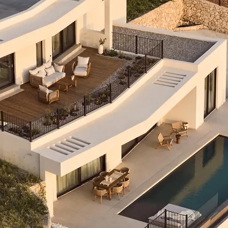 Verdante Villa *