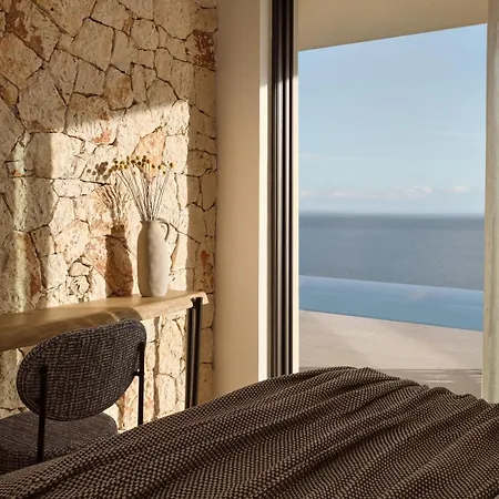 Verdante Villa